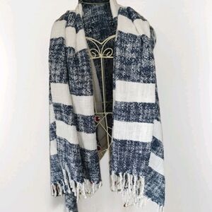 Crafted by Envogue 100% Cotton Shawl/Scarf Throw XL (57" X 43") Soft W/Fringe